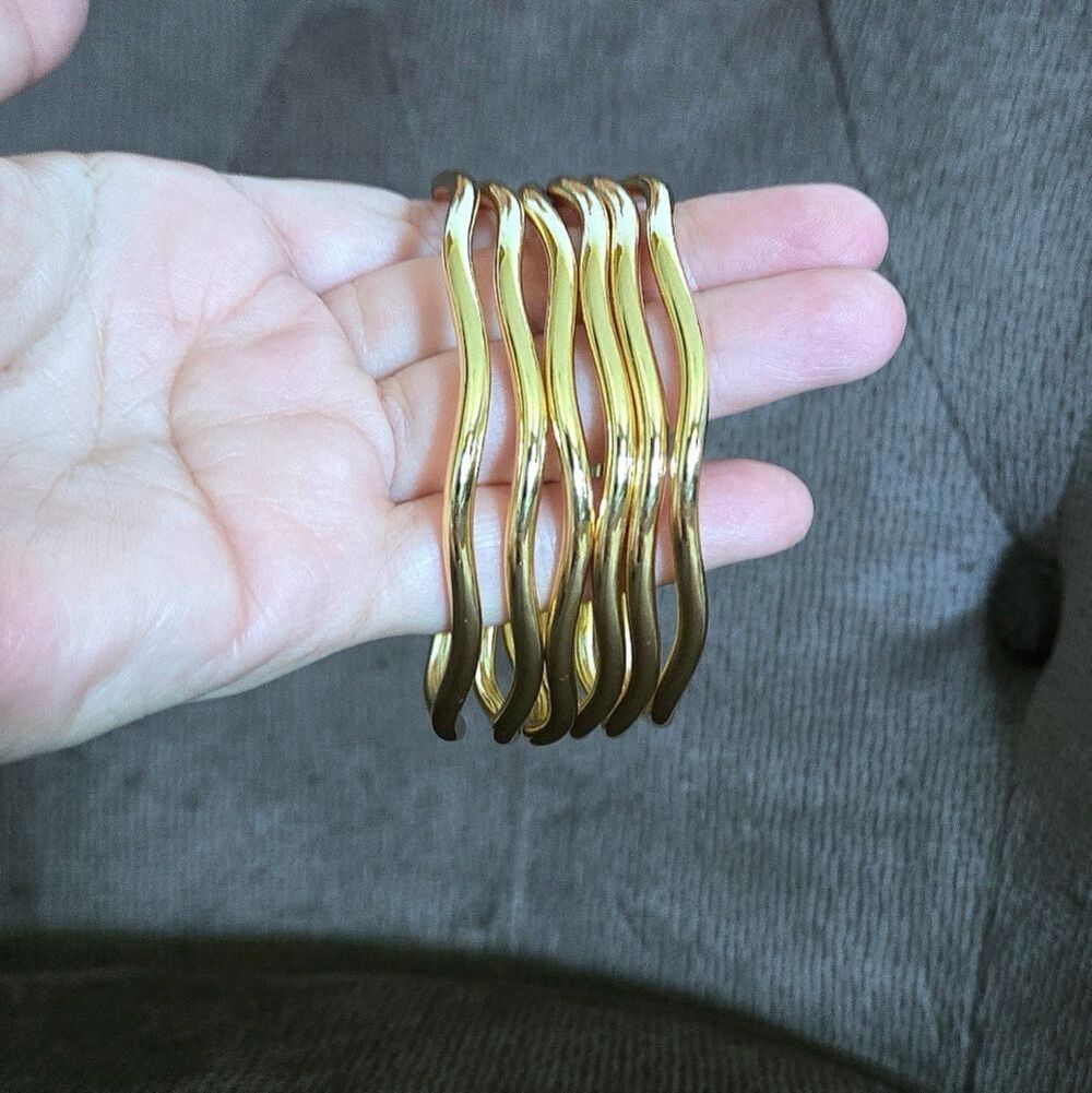 House🏠 of Harlow 1960 Set of Six6️⃣, Thin, Wavy🌊, Gold💛 Bangle Bracelets - Picture 3 of 15